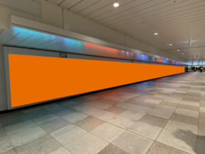 JR 新宿ウォール456プレミアムプラス｜45.6mスクリーン 圧倒的なインパクト