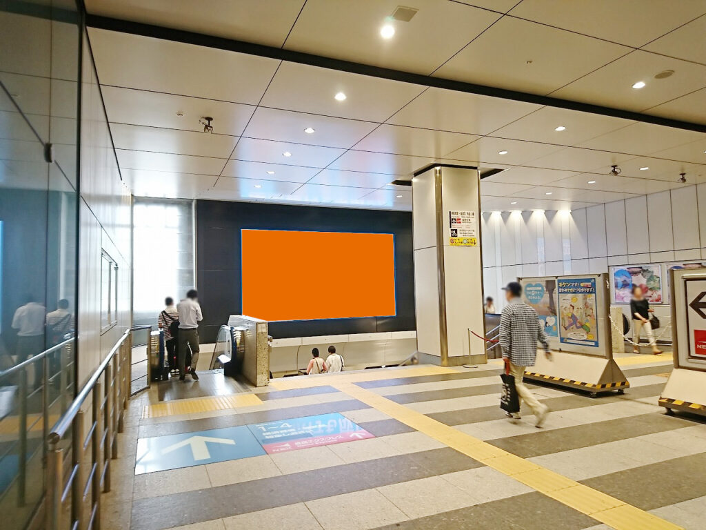 東京駅丸の内大型LEDビジョン