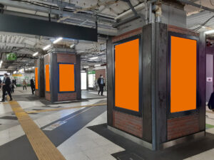 J・ADビジョン ステーションネットワーク単駅 新橋駅北改札｜新橋駅北改札にある10面の映像広告