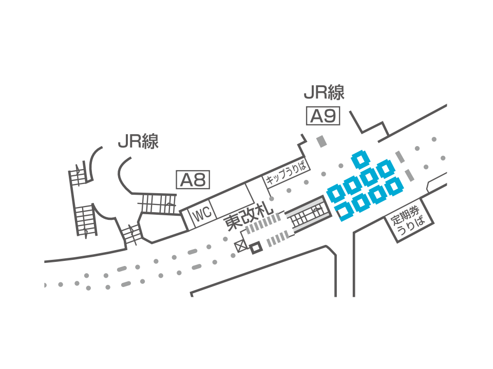 新宿駅のどこにデジタルサイネージが設置されているか説明している画像です。定期券うりば前のそば